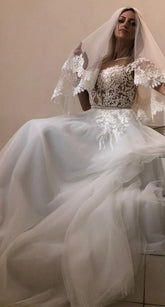 Voal cu dantela cu doua fete